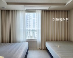 아파트 안방 크림베이지 암막커튼 + 화이트 린넨룩커튼 시공
