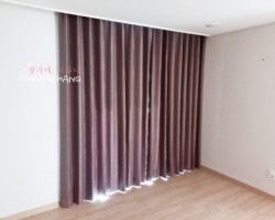 아파트 안방 골드브라운 암막커튼 시공
