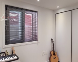 주택 작은방 다크그레이 알루미늄블라인드 시공