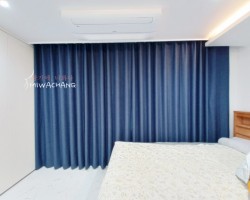 아파트 안방 블루 암막커튼 시공