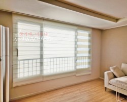 아파트 거실 아이보리 세븐라인 콤비블라인드 시공