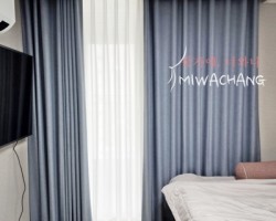 아파트 안방 블루 암막 커튼+화이트 차르르 커튼 시공