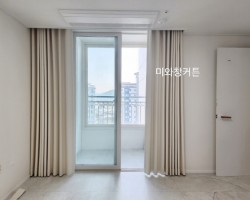 아파트 안방 크림아이보리 암막커튼 시공