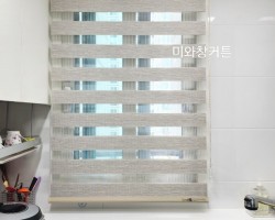 아파트 주방 라이트그레이지 콤비블라인드 시공