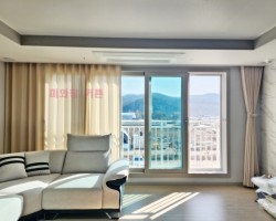 어반마제네스 거실 라이트베이지 커튼 시공