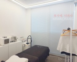 피부샾 통창 화이트 알루미늄블라인드 시공