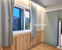 전원주택 작은방 민트 커튼 + 민트 허니콤블라인드 시공