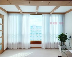 아파트 거실 화이트 스트롱쉬폰커튼 시공