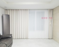 아파트 거실 크림베이지 커튼 + 화이트 쉬폰커튼 시공