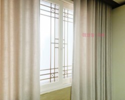 아파트 안방 라이트베이지 암막커튼 시공