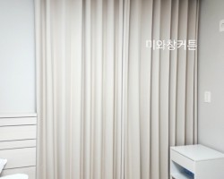 아파트 안방 라이트베이지 암막커튼 시공