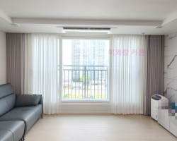 풍림아이원 거실 웜그레이 커튼 + 화이트 쉬폰커튼 시공