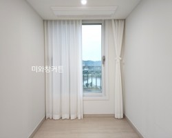 화이트 밀크쉬폰 커튼